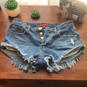 Frayed button fly denim shorts
